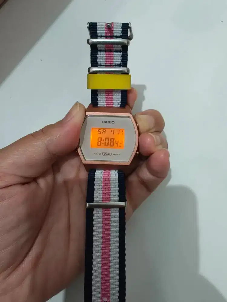 Casio LW-204 (amber light)
