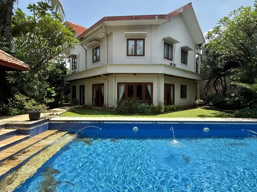 FOR SALE CIPETE MODERN TROPICAL HOUSE HALAMAN LUAS