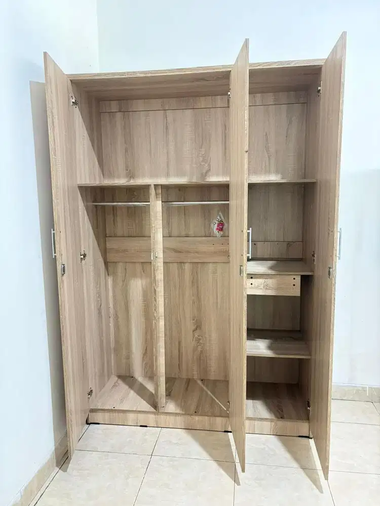 Lemari kayu 3 Pintu
