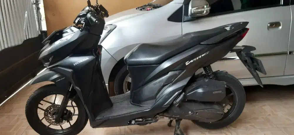 Vario 125 iss hitam 2020