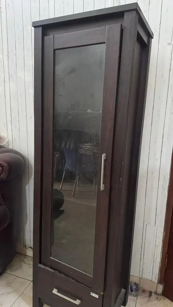 Lemari Hias Kaca