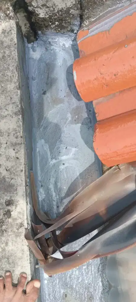 Genteng bocor seng atap rumah lantai dinding merembes