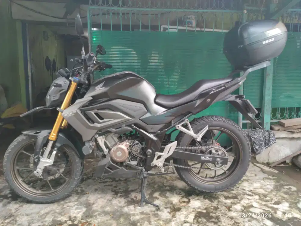 HONDA CB150R V4