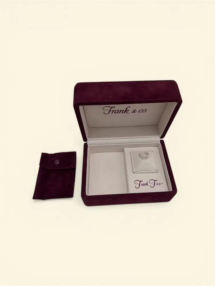 Kotak Perhiasan Cincin Frank & co