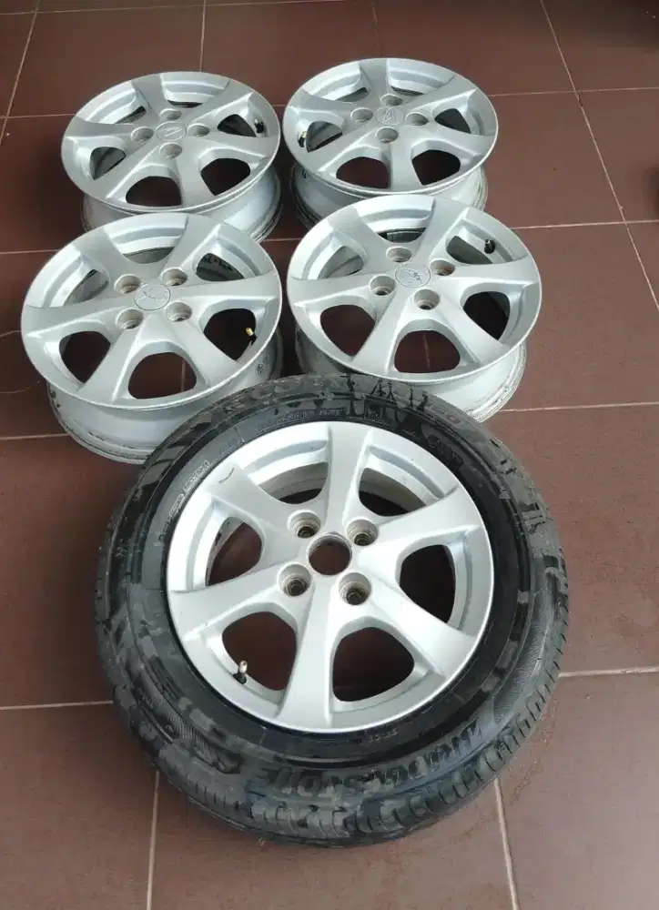 Di jual cepat 5 pcs pelek ori daihatsu R14 lokasi parung panjang/bsd