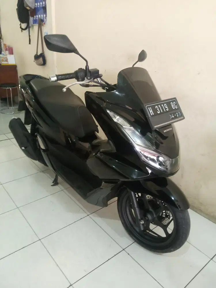 Honda PCX ABS 2022 hitam glossy