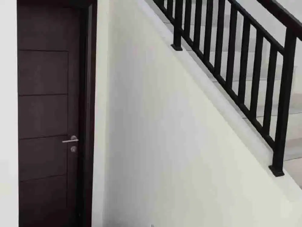 Dijual cepat rumah 2 lantai di Cluster Balsa Harapan Indah