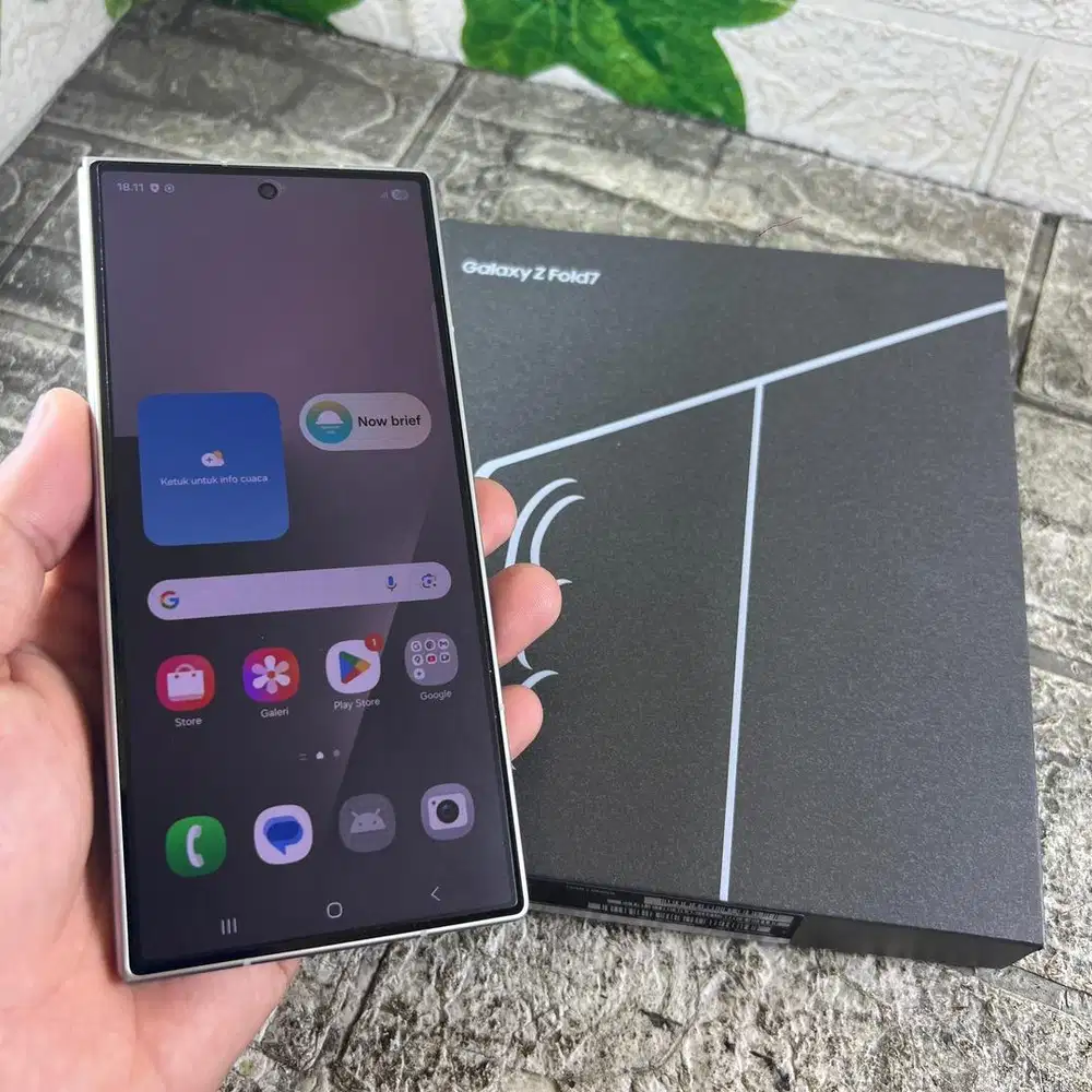 Samsung galaxy z fold 7 5g ram 12/256 gb belum terpakai