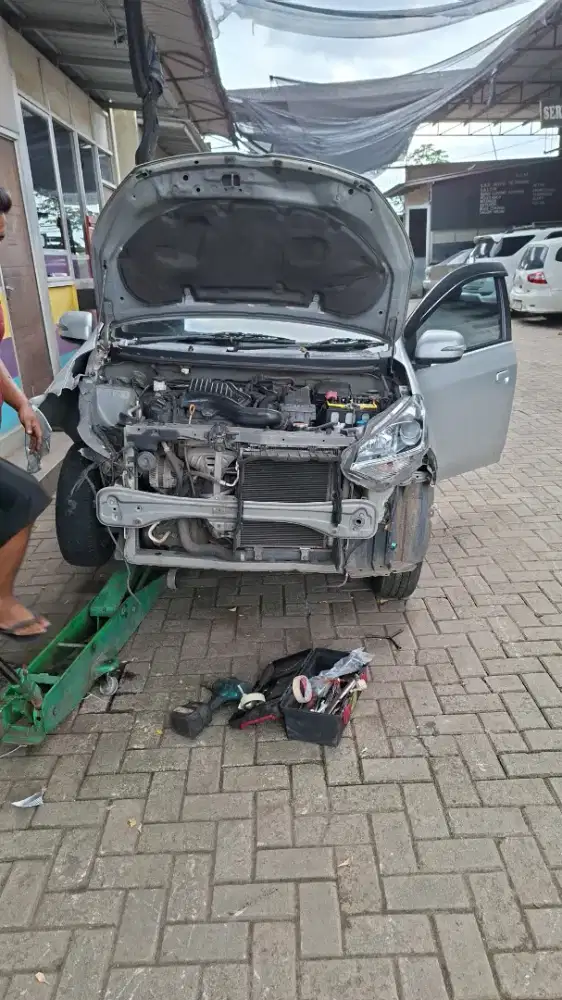 Dicari mekanik mobil dan truk