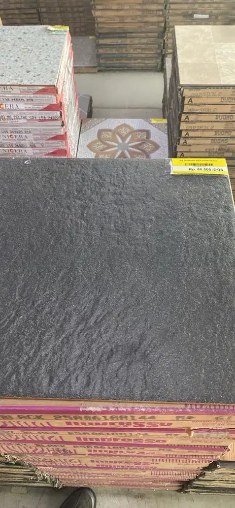 Keramik Kia Impresso 40X40 Rocky Black