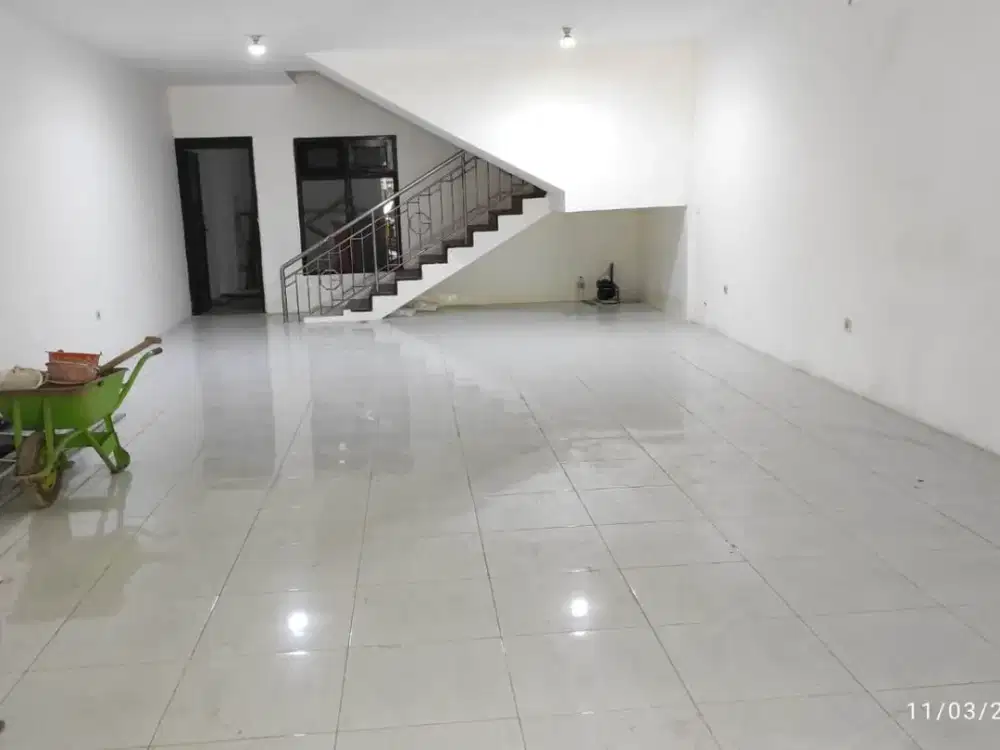 Disewakan Ruko Raya Mulyosari