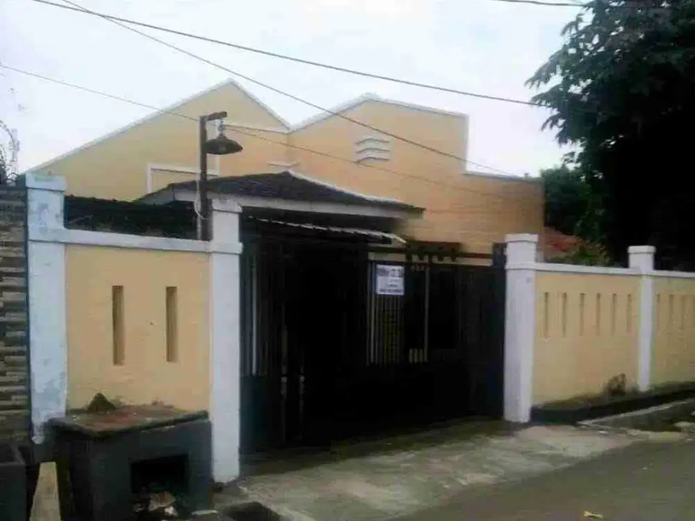 dijual rumah luas di sukahati cibinong