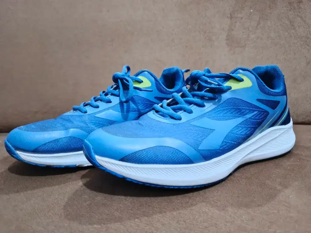 Sepatu Diadora Second