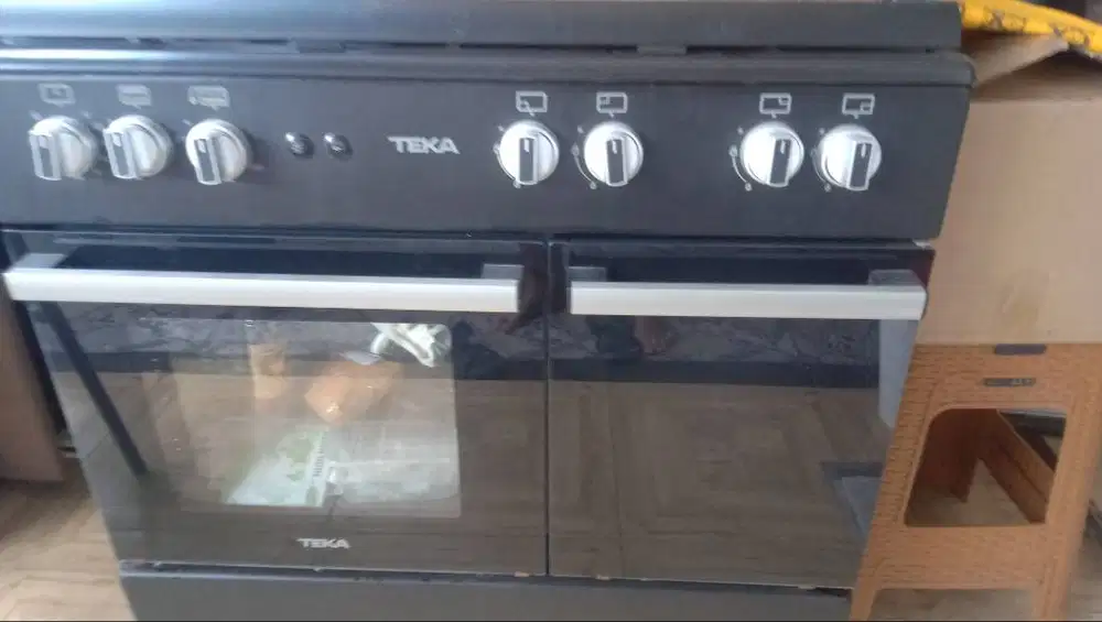 Kompor Gas 4 Tungku,  merk TEKA JERMAN, Barang nya standby umur 10 bln