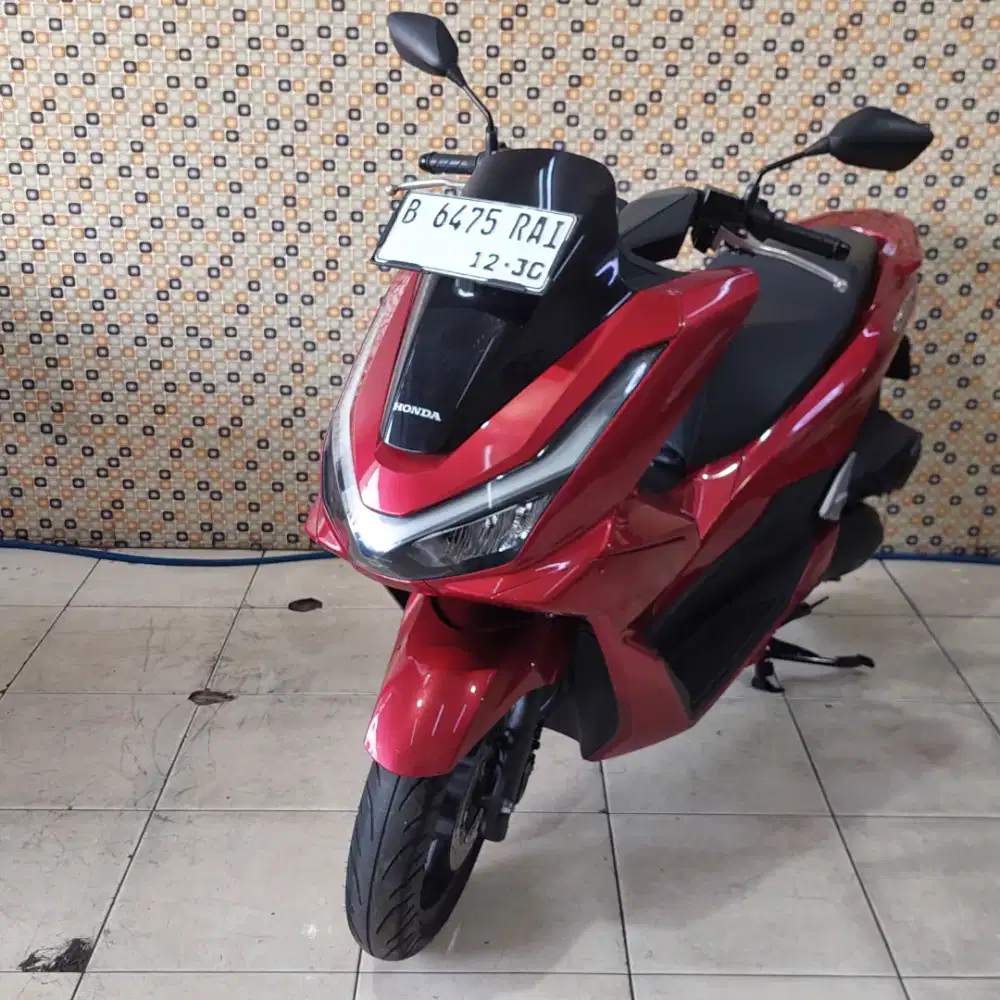 Honda pcx 160 cbs 2025 dp 1juta