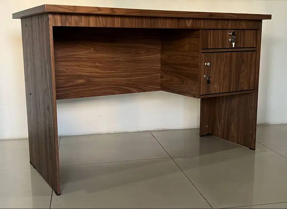 READY MEJA KERJA AGORA