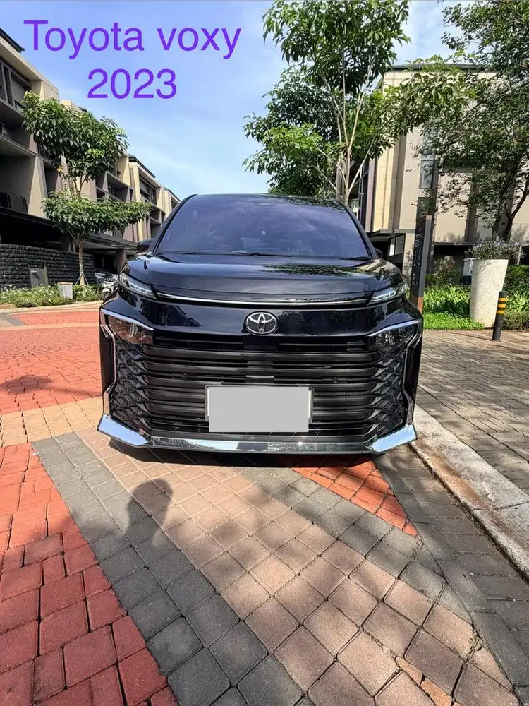 Dijual Toyota Voxy 2023 CBU Japan