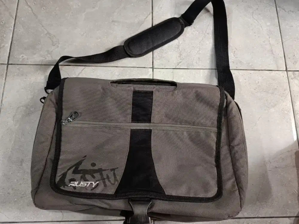 Tas Sling Bag Travel Rusty