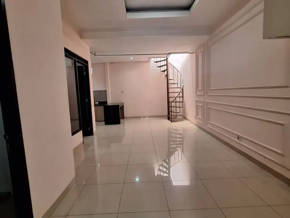 Sewa Rumah 1.5 lantai di Singgasana Pradana