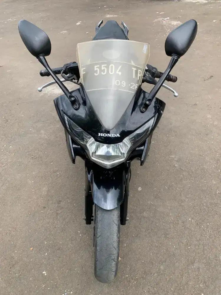 (JUAL CEPAT) HONDA CBR 150 CBU THAILAND