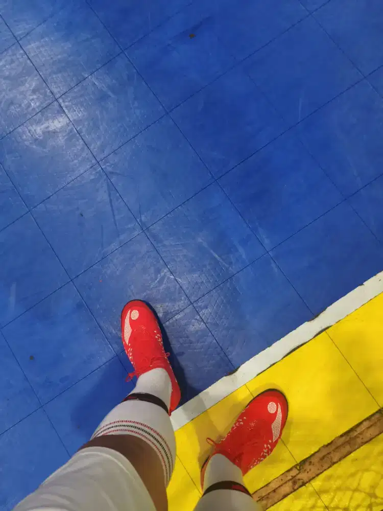 Sepatu futsal concave volt red white size 46 29,5 cm