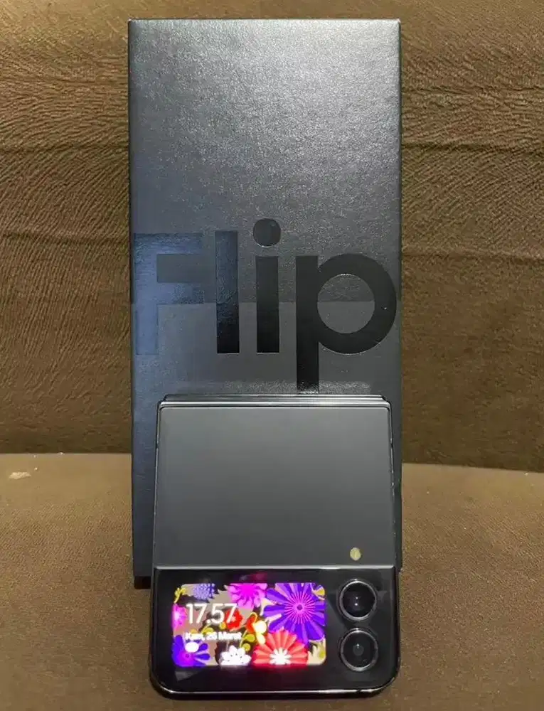 Samsung flip 4 8/256 (snapdragon 8+ gen 1)