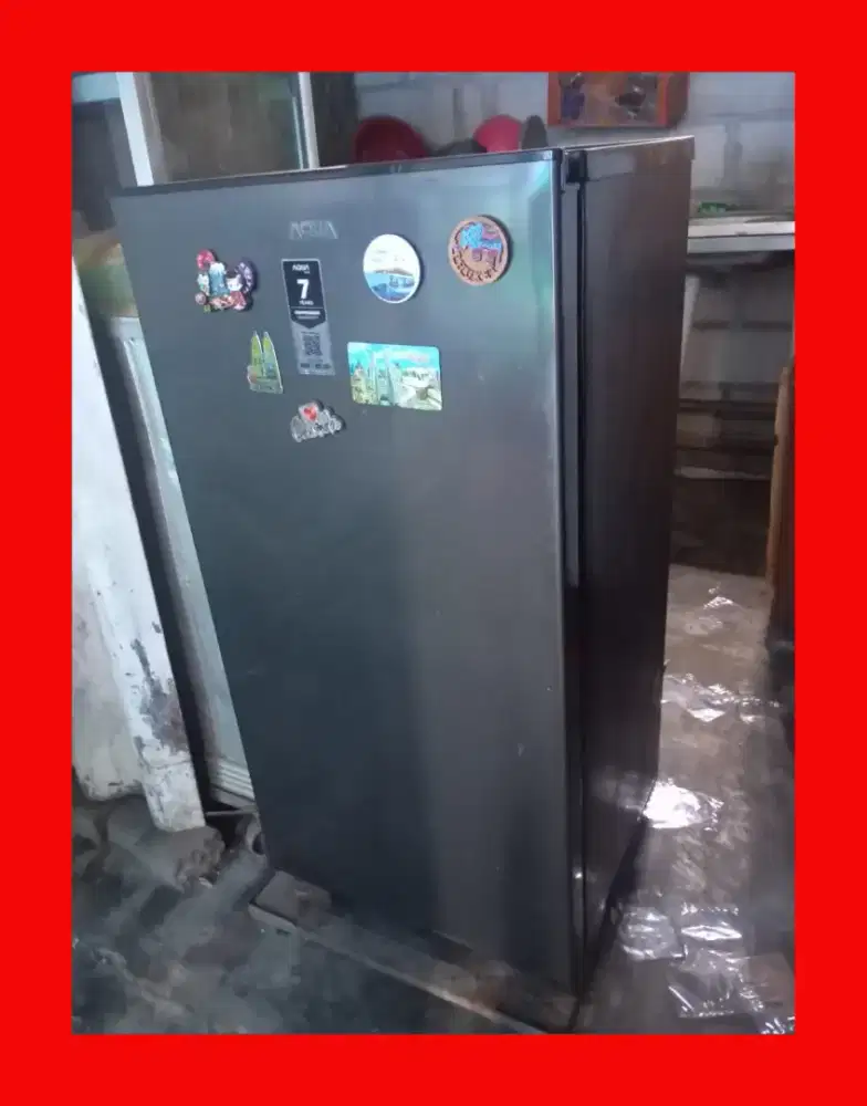 Kulkas 1 pintu Aqua kondisi normal dingin utuh jual cepat BU