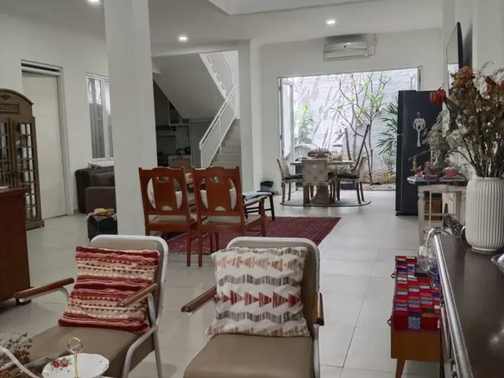 Jual rumah bagus dan terawat di Batununggal Bandung