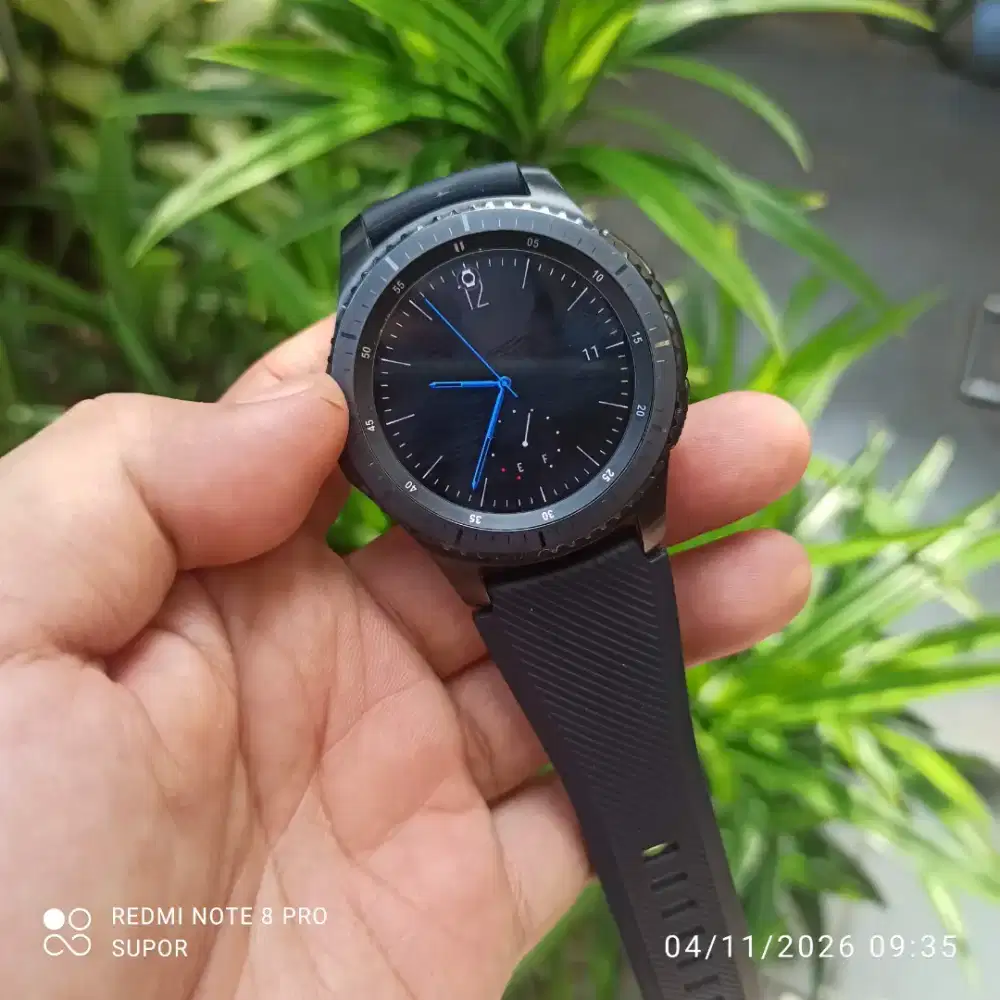 Samsung Gear S3 Frontier smartwatch jam tangan