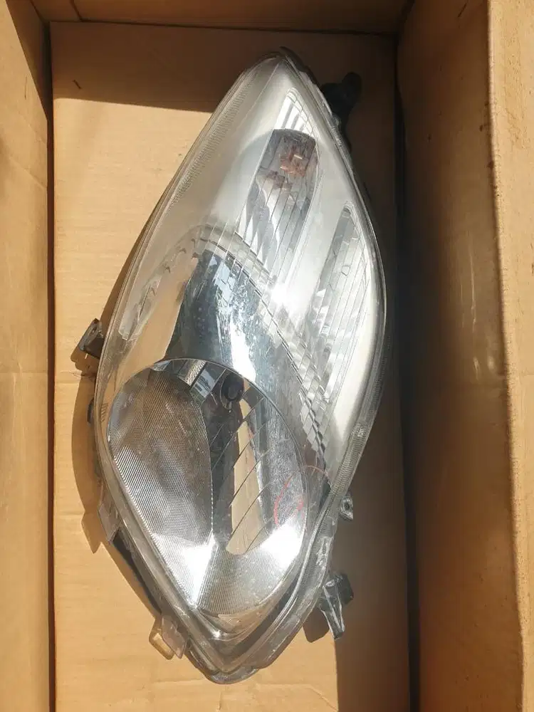 Dijual Lampu Kiri Depan Yaris