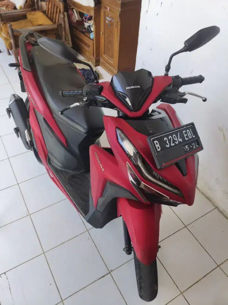 Honda Vario 150 warna merah