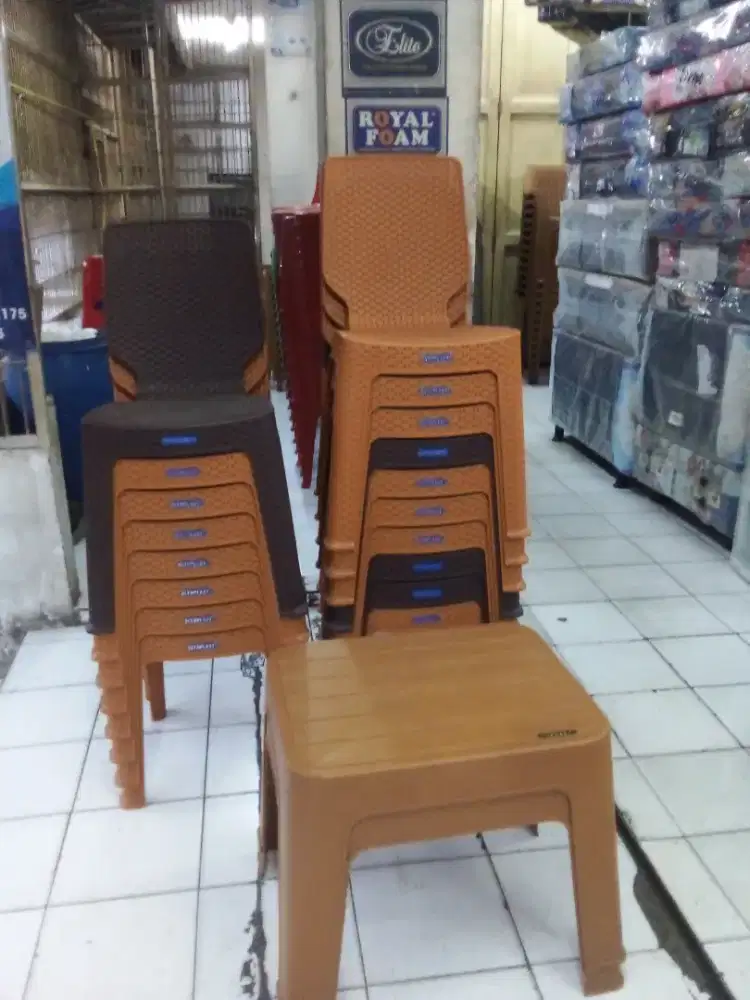 Kursi / meja plastik