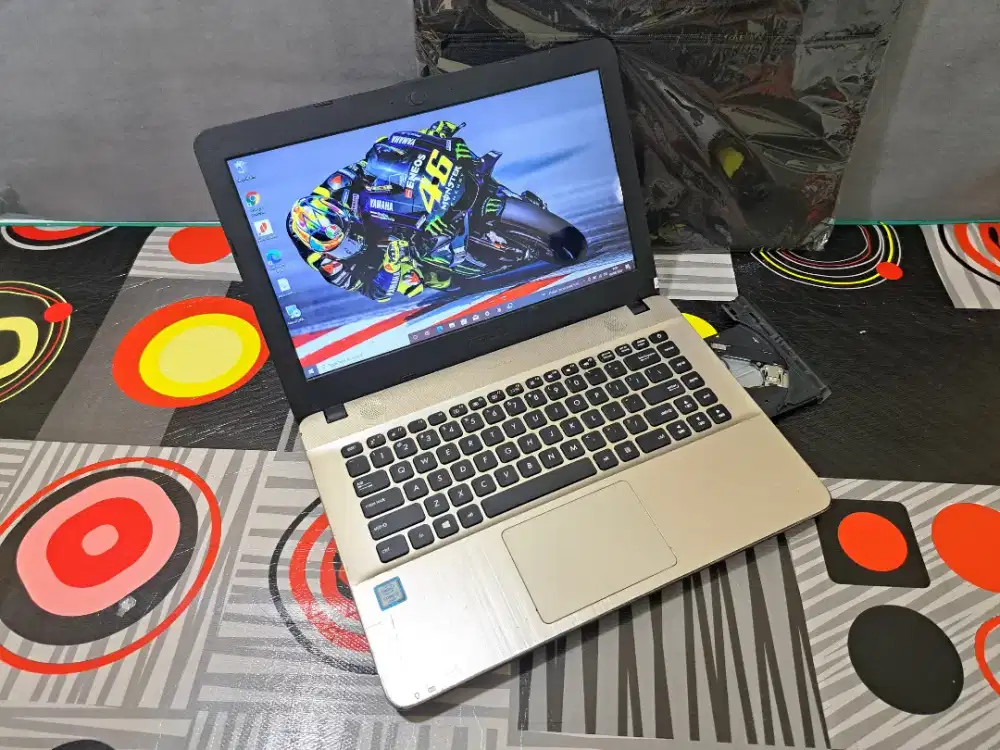 Jual BU asus X441U core i3 ram 4 gb normal semua tinggal pake aja