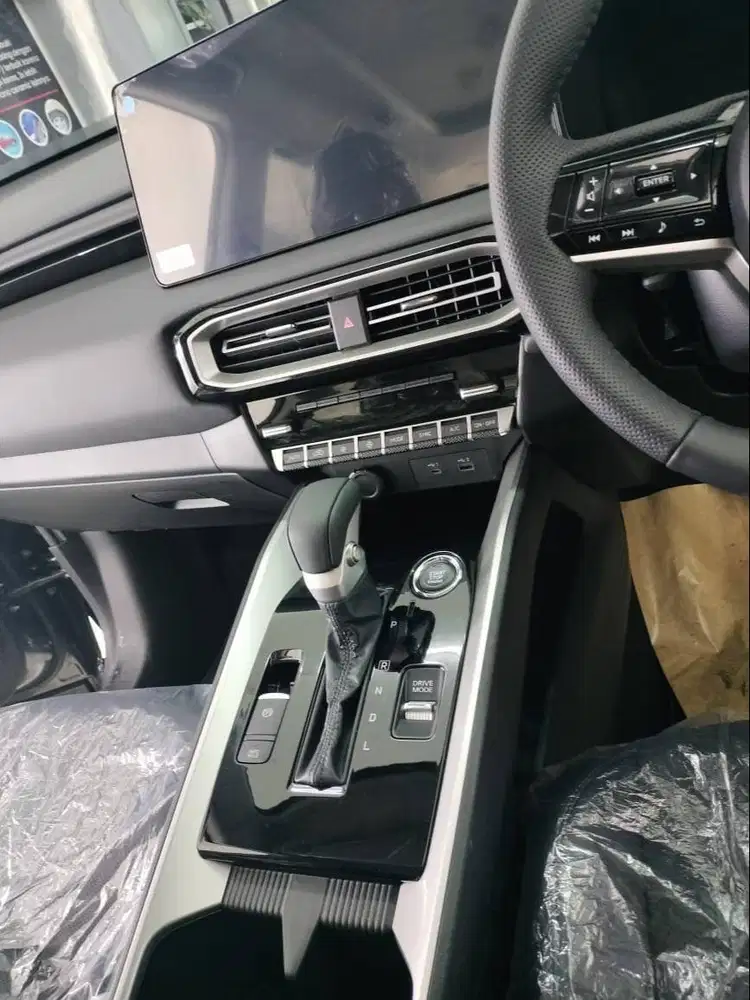 Teknisi mobil bisa kelistrikan, stiker & kacafilm