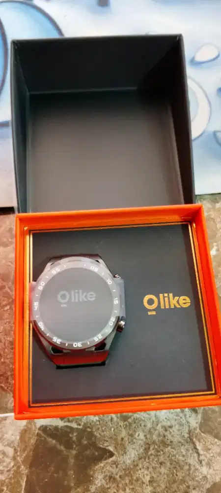 Smartwatch OLIKE kondisi like new