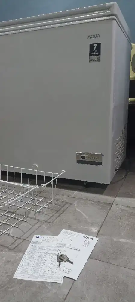 Freezer aqua 300 ltr
