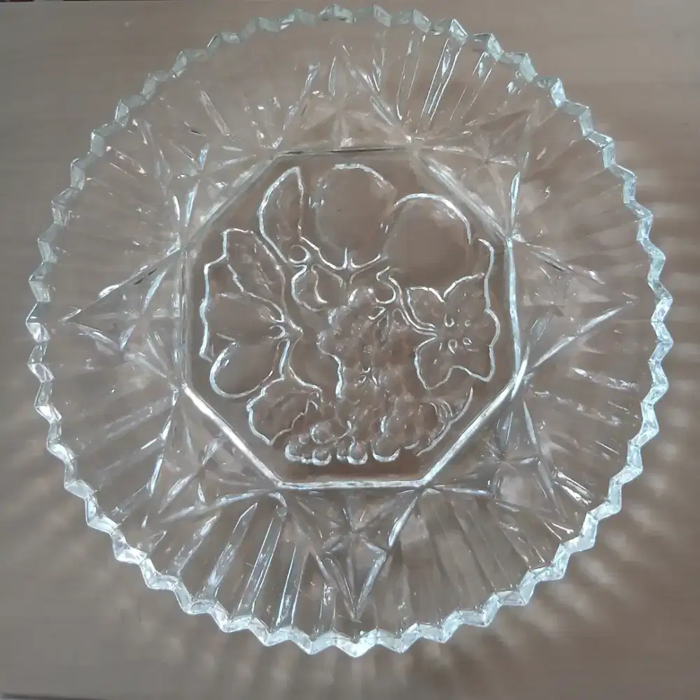 Piring Kaca Antik Motif Buah