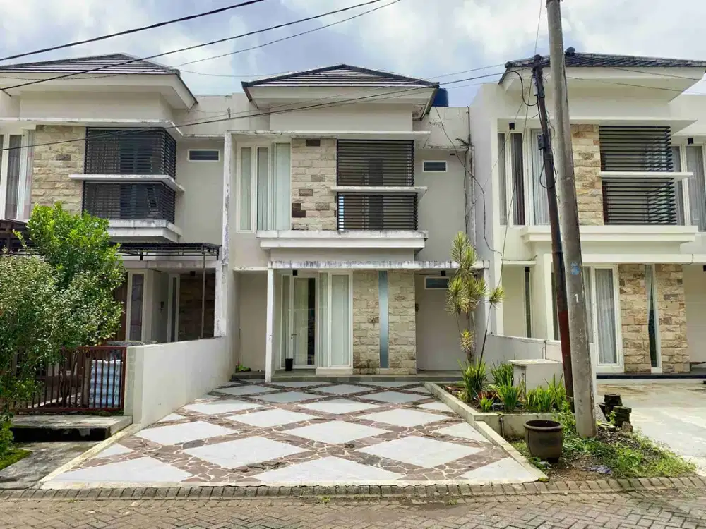 Villa Cantik Bonus Furniture dgn View Gunung dan Kota dekat Golden Tulip Panderman Hill Batu