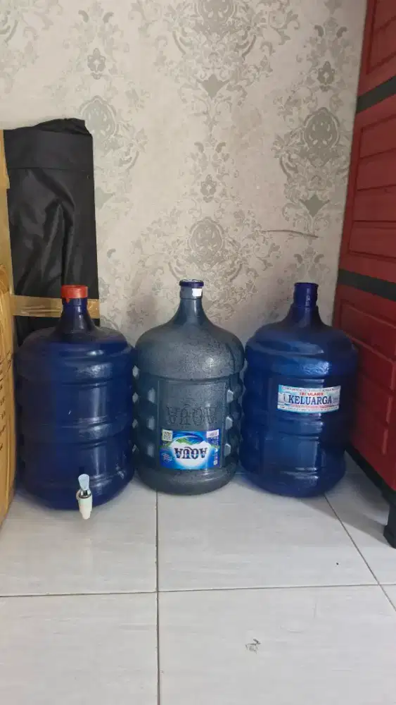 Galon Aqua dan galon kran
