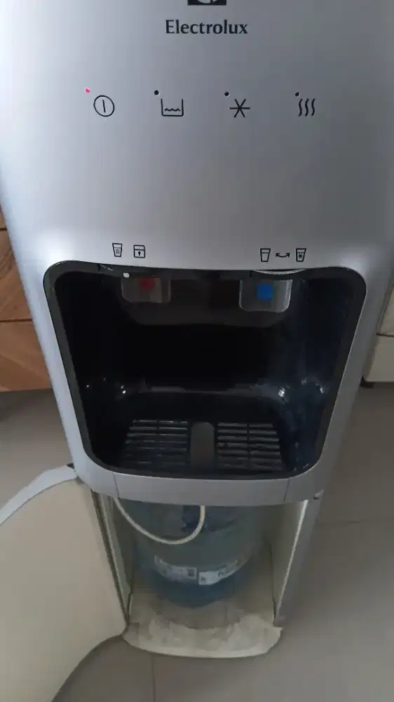 Dijual dispenser electrolux bagus