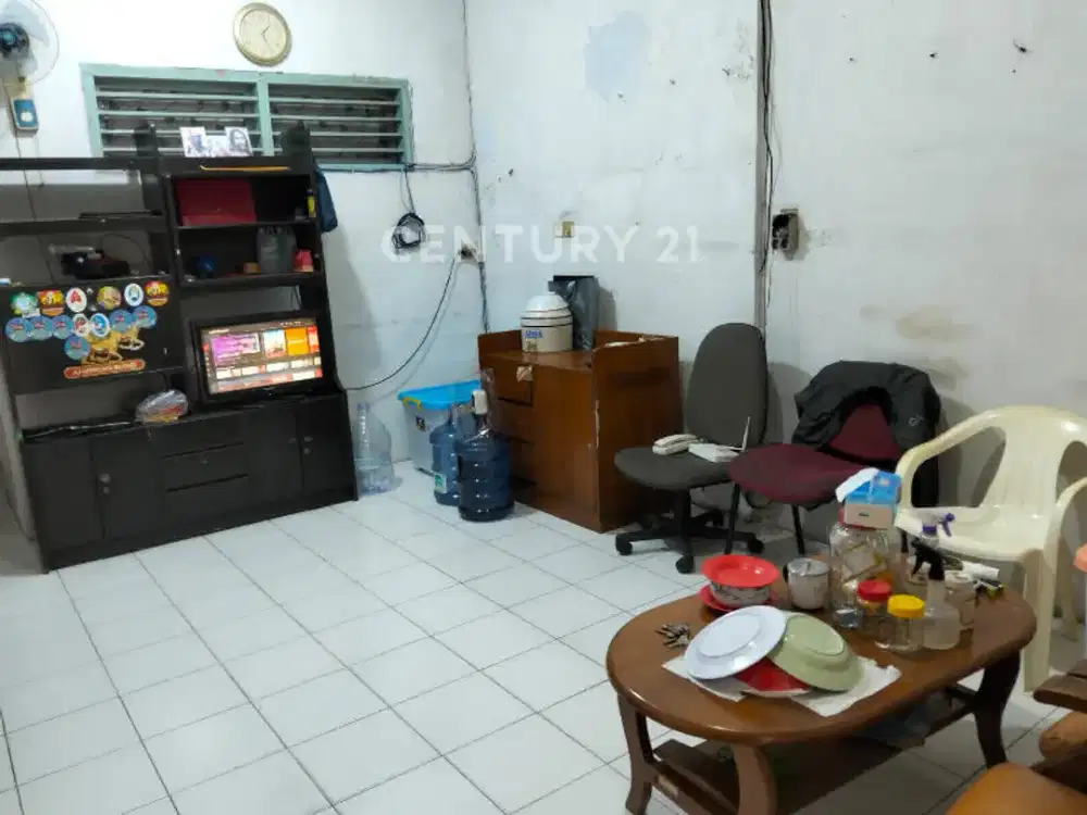 Rumah Mungil Bebas Banjir Dekat Pusat Niaga