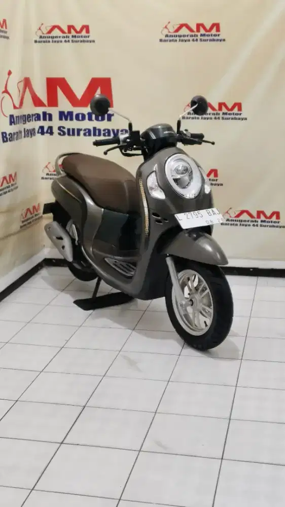Km 8 ribu Scoopy Stylish tahun 2023 coklat doff