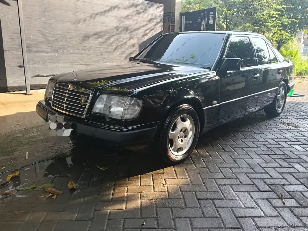 Mercedes-Benz E320 1996 Bensin