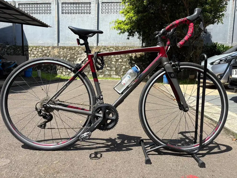 Polygon sepeda balap Strattos S5