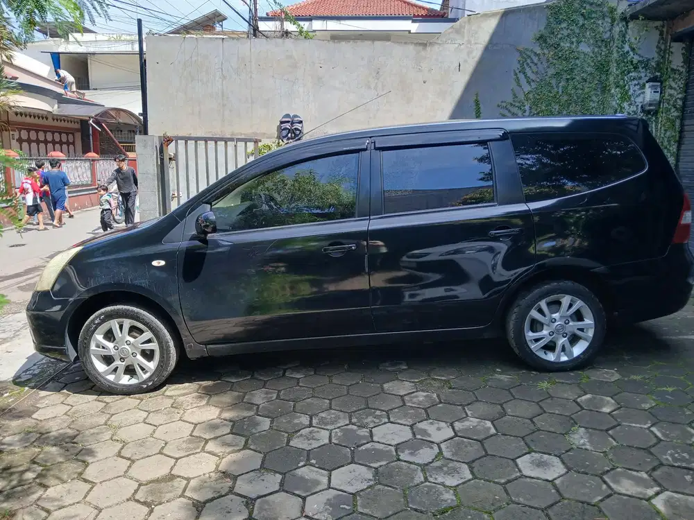Nissan Grand livina 2012 Bensin