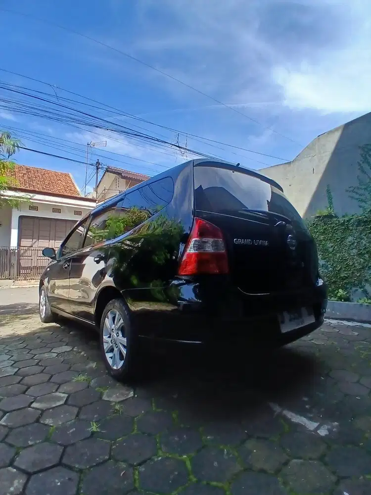 Nissan Grand livina 2012 Bensin