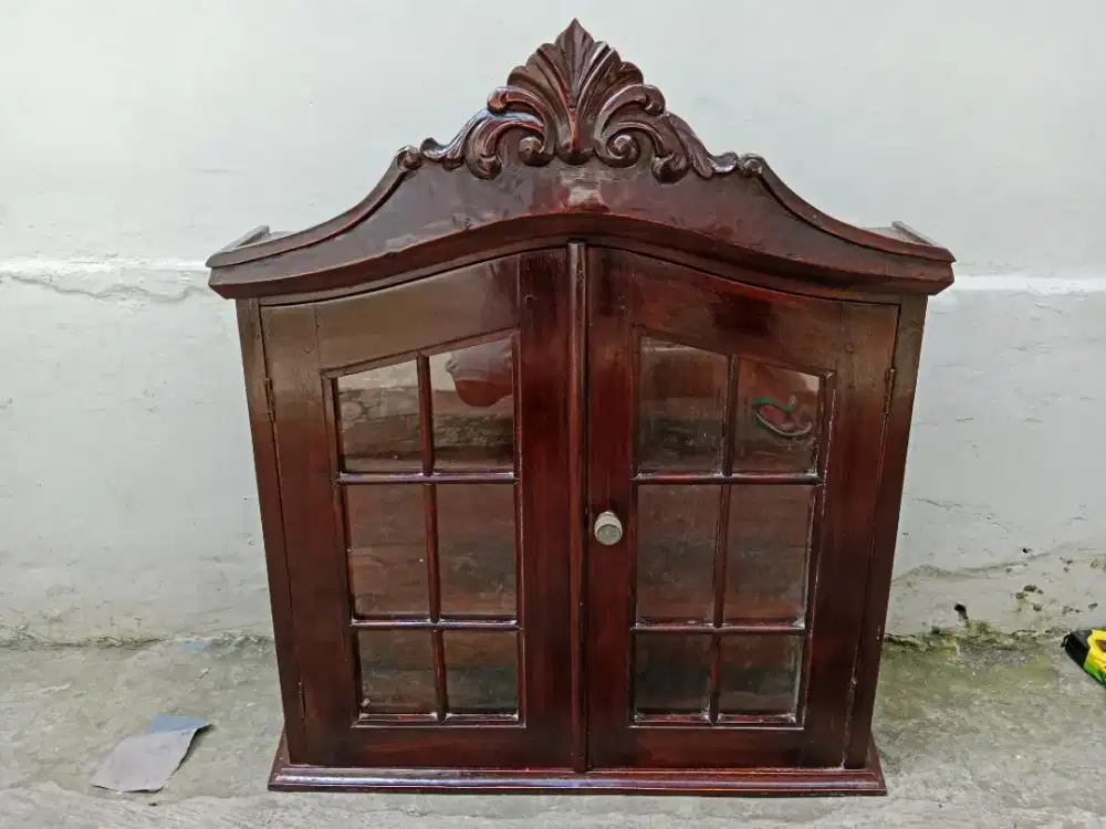 Lemari mini baik untuk tmpat obat2tan kayu jati