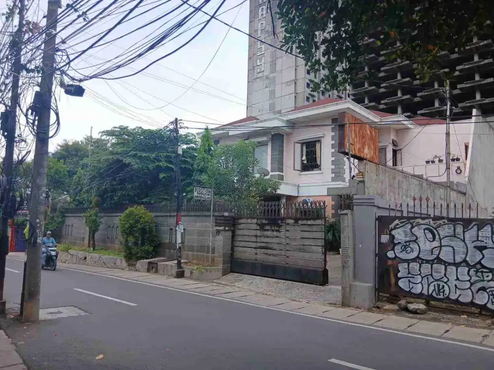 Rumah kos luas dekat kampus Binus Anggrek