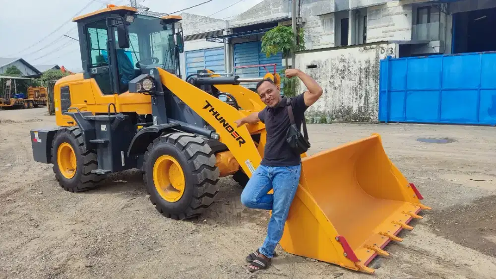 Wheel loader Thunder siap kerja