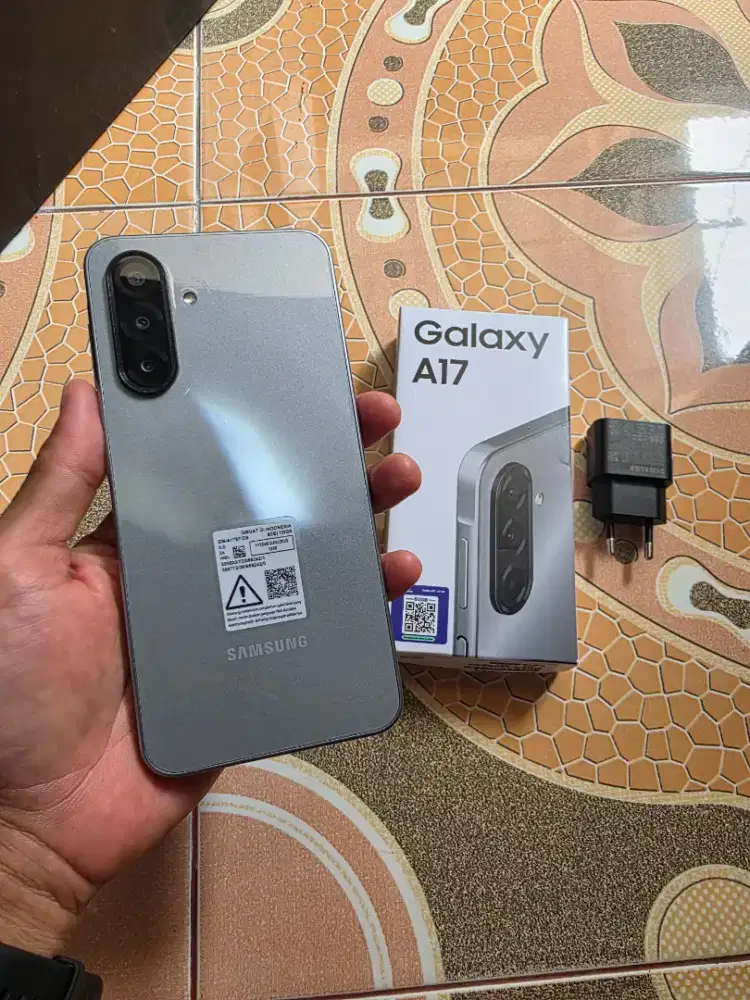 Samsung a17 8/128 mulus lengkap garansi